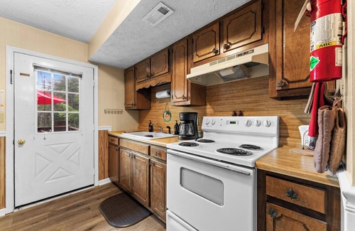 Wiley House | #5 - Large Suite - Waterfall Access - Near Tallulah Gorge