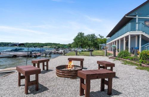 Mayfield Apartment | 5 Lodges Together by Fife Lake - Group Retreat