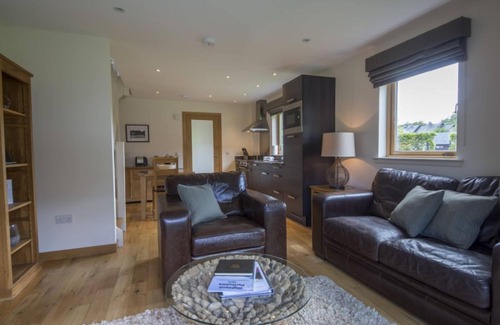 Kenmore Cottage | 5 Maxwells - sleeps 2 guests in 1 bedroom