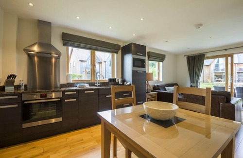 Kenmore Cottage | 5 Maxwells - sleeps 2 guests in 1 bedroom