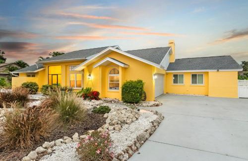 Palma Sola House | 5 Mi to Anna Maria Beach Home in Bradenton!