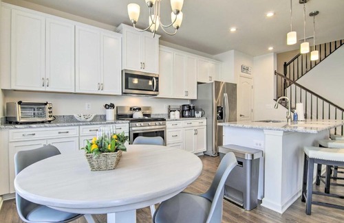 Millville House | 5 Mi to Bethany Beach Modern Gem with Pool Access!