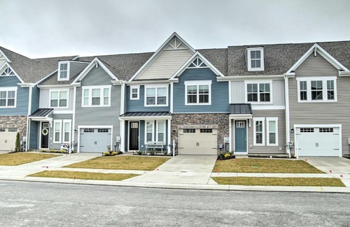 Millville House | 5 Mi to Bethany Beach Modern Gem with Pool Access!