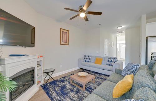 Harrisburg House | 5 Mi to Charlotte Motor Speedway Cozy Townhome