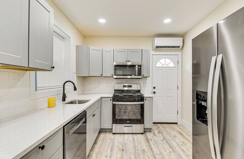 West Philadelphia House | 5 Mi to Dtwn: Convenient Philadelphia Townhome