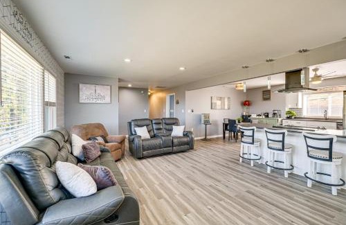 Roanoke House | 5 Mi to Dtwn Family-Friendly Home in Roanoke!