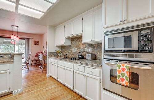Orangevale House | 5 Mi to Lake Natoma: Home w/Deck in Orangevale!
