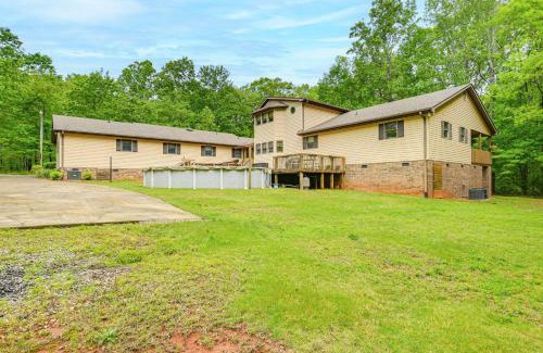 Tigerville House | 5 Mi to Lake Robinson BBQ-Ready Home with Pool