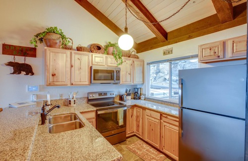 Tahoe Village House | 5 Mi to Lake Tahoe: Stateline Townhome
