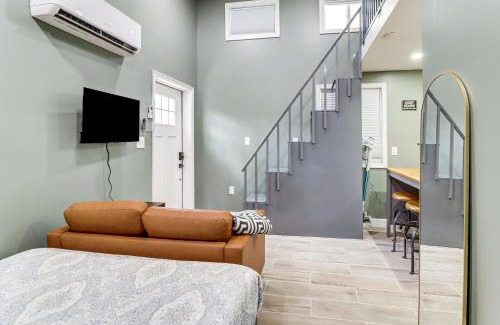 Oxon Hill Apartment | 5 Mi to National Harbor Stylish Apt with Patio!