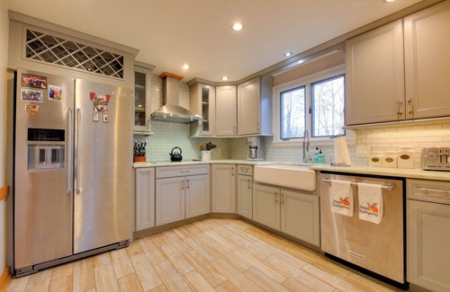 Killington House | 5 Mi to Skiing: Home w/Hot Tub & Patio!