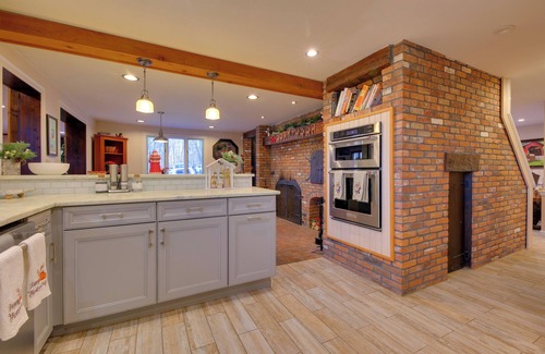Killington House | 5 Mi to Skiing: Home w/Hot Tub & Patio!