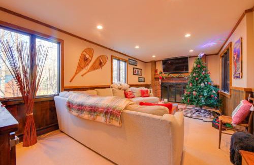 Killington House | 5 Mi to Skiing Home with Hot Tub and Patio!