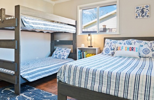 Foley Cottage | 5 miles to OWA & Sports: Big yard w/ hot tub, covered deck, 7 miles to beach