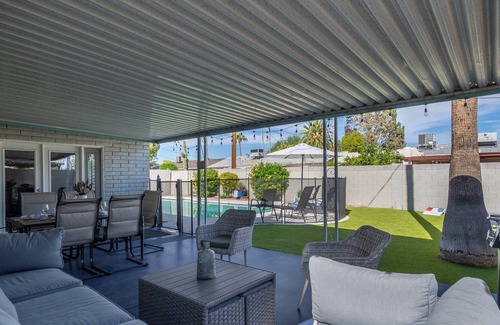 Cox Heights House | 5 Min from Old Town-Luxe Pet Friendly w/ Pool-King Bed-BBQ-Foosball-Corn Hole