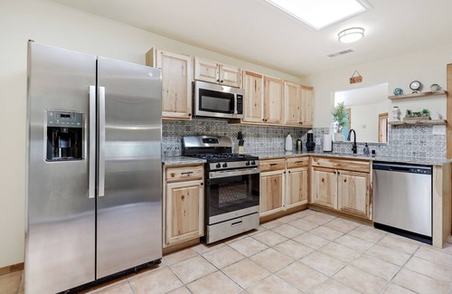 Rio Grande Blvd House | 5 min to Old Town - Prime location - Game Room - gated parking