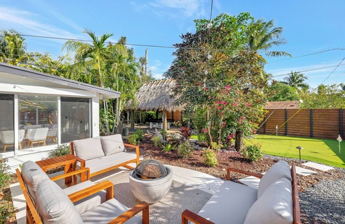 Pompano Beach House | 5 min to Pompano Beach ~ Putting Green ~ Pool Table ~ Outdoor Oasis