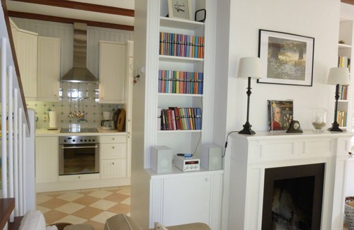 Klein Bollhagen House | 5 min. to the beach, vacation home with fireplace & garden, wellness with sauna & whirlpool