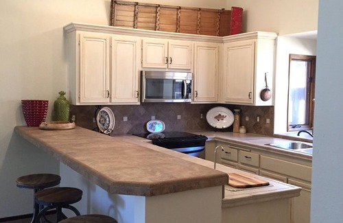 Mammoth Lakes Condo | 5 Min to Village to Ski Dine Shop BIke - Free Ski Locker at Canyon Lodge. Bus 81