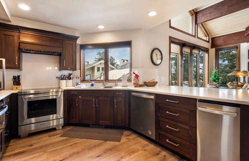 Deer Valley House | 5 Min Walk DV Ski Slopes, Luxury, Family & Pet Friendly-Book 7 Nights 1 SkisFree
