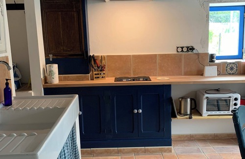 Saint-Simon-de-Bordes Cottage | 5 Mins from Les Thermes a Jonzac and Les Antilles! House, Gym swimming pool