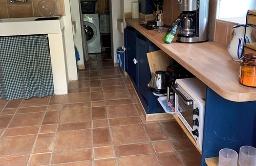 Saint-Simon-de-Bordes Cottage | 5 Mins from Les Thermes a Jonzac and Les Antilles! House, Gym swimming pool