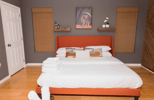 Landover House | 5 Mins From FedEx Field and Near DC