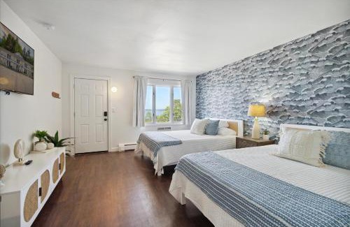 Petoskey House | 5 mins to DT Petoskey Breath taking Lake Views