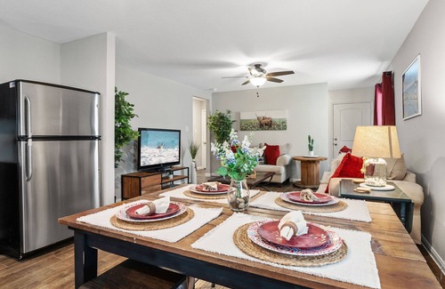 Willis House | 5 Mins to Lake Conroe & I-45, Unwind & Explore