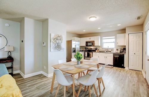 Noblesville House | 5 Mins to Ruoff+Dog Friendly+Fenced yard+Fast WiFi