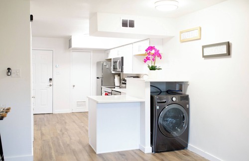 Little Rock Medical District Apartment | 5 Mins to UAMS 2-bedroom apartment in enchanting Little Rock with WiFi, WD, AC