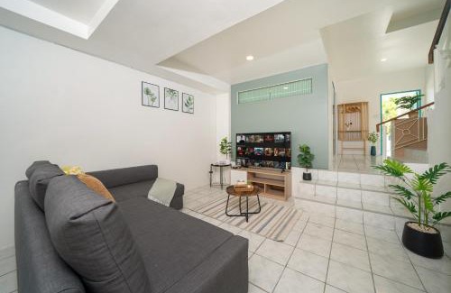 Patong House | 5 mins walk Bangla,beach,3BR