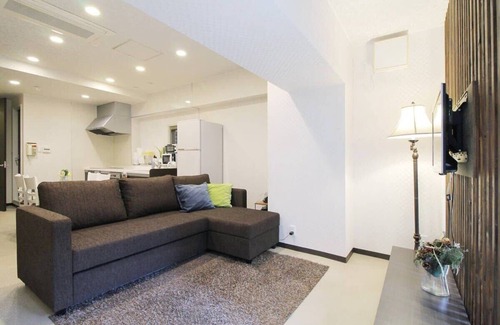 Hiroshima City Centre Apartment | 5 mins walk to the PeacePark & 2BR 10 ppl # 101