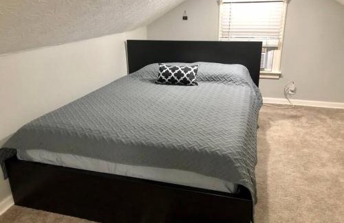 Middletown House | 5 Minute Call