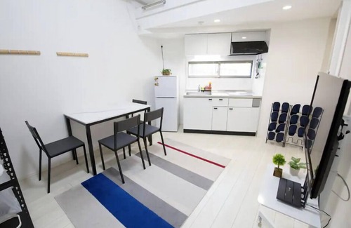 Nishi-Shinjuku Apartment | 5 Minute Walk from Nishi Shinjuku Gochome Station