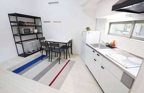 Nishi-Shinjuku Apartment | 5 Minute Walk from Nishi Shinjuku Gochome Station