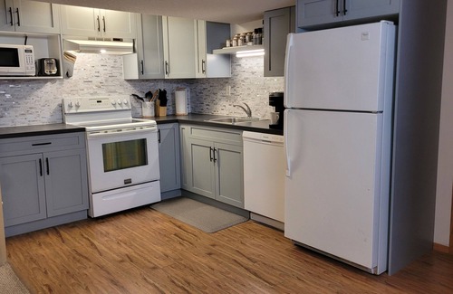 South Lethbridge Apartment | 5 minute walk to Henderson Lake!nCozy 3 bedroom basement suite w/private patio.