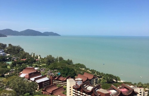 Tanjung Bungah Apartment | 5 minutes away from the beach. Breathtaking Sea view