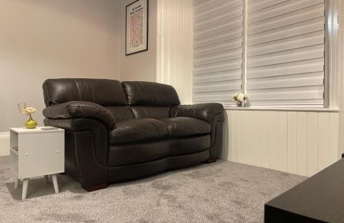Alexandria Apartment | 5 minutes from Loch Lomond - Newly Renovated Ground Floor 1-Bed Flat