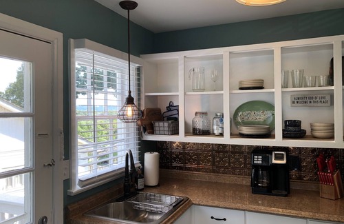 North Chattanooga Cottage | 5 Minutes from North Shore at Historic Riverview.n