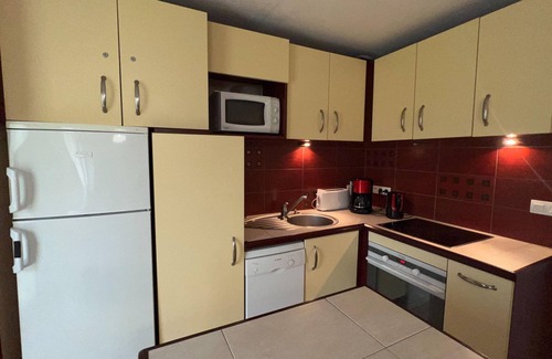 Locmariaquer Apartment | 5 minutes from the town and port and 1 km from the beaches garden apartment