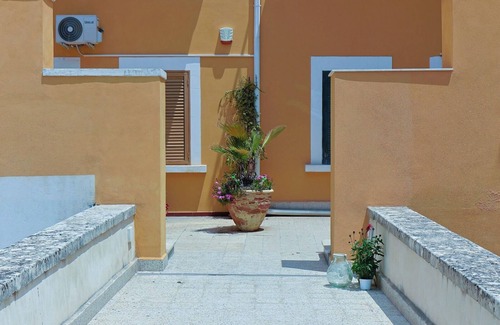 Santa Lucia Apartment | 5 minutes from the historic center of Ortigia Apartment with 2 terraces.
