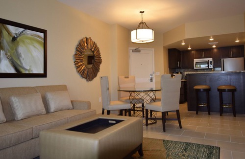 Enterprise House | 5 minutes from the strip next to Bass Pro Shop