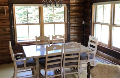 Silver Gate Cabin | 5 minutes from Yellowstone, on Soda Butte Creek, Fishing 40' away