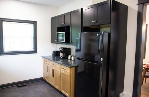 Niagara Falls House | 5 Minutes State Park-Newly Renovated Luxury Home 3BR 2 Bath - USA Side