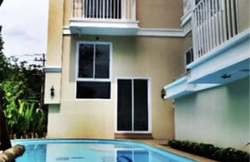Mueang Samut Prakan District Condo | 5 minutes to Bearing BTS, lots of street food