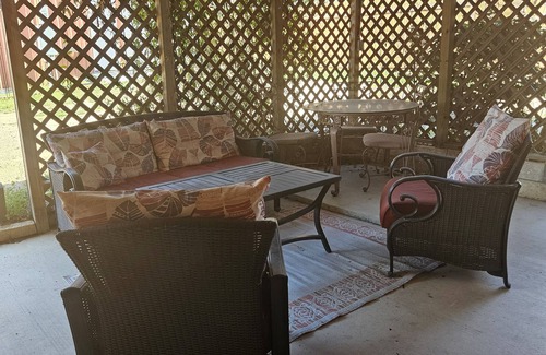 Silver Creek Village Apartment | 5 minutes to Spider Mountain and Reveille Peak Ranch! 1 bedroom apartment