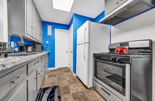 Athol Springs Apartment | 5 minutes to the beach Free Parking & Free WiFi