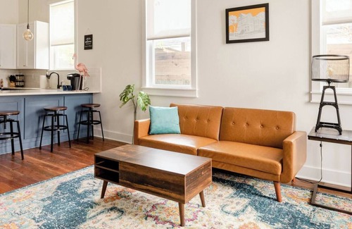 Bayou St. John House | 5 Minutes to the French Quarter and More! W/Pink Piano and Huge Ceilings!