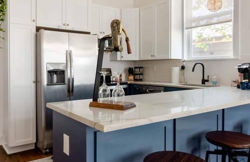 Bayou St. John House | 5 Minutes to the French Quarter and More! W/Pink Piano and Huge Ceilings!